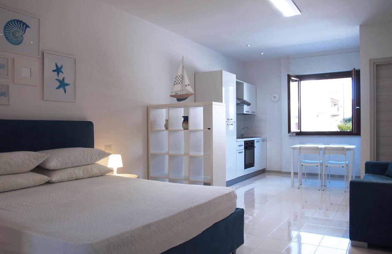 Le Rose Beach & Suites Appartamenti Fronte Mare A Villarosa マルティンシクーロ エクステリア 写真